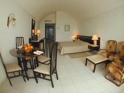 Hotel Kuriat Palace Монастир Экстерьер фото