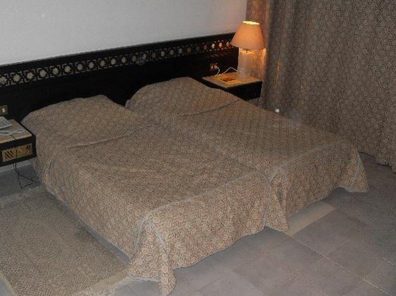 Hotel Kuriat Palace Монастир Экстерьер фото